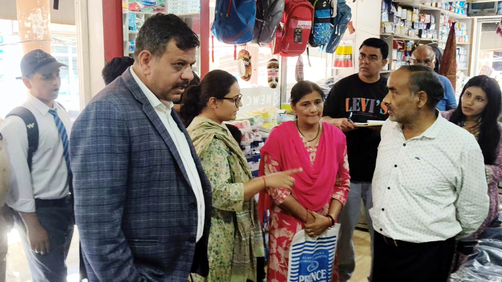 नैनीताल समाचार: विकास कार्यों के लिए आंदोलन की चेतावनी, छापेमारी में ओवररेटिंग उजागर और नन्हे तेजस ने बनाया विश्व रिकॉर्ड 3 eccbc87e4b5ce2fe28308fd9f2a7baf3 1654308432